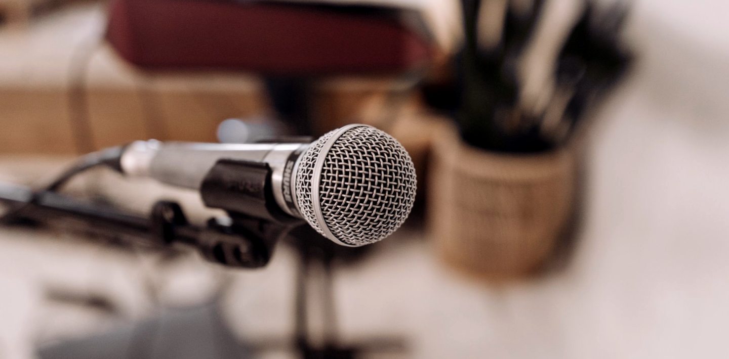 Stimme und Sprechtempo: Eine Übungsroutine für die ersten Wochen